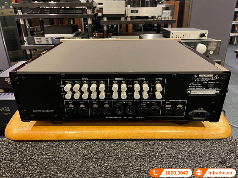 hệ thống cổng kết nối ở mặt sau