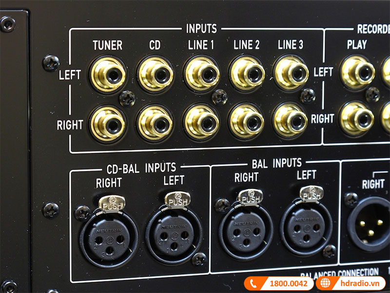 mặt sau của Accuphase C-2450