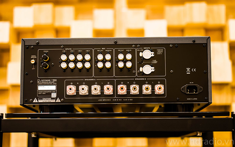  mặt sau Amply Luxman L-550AXII