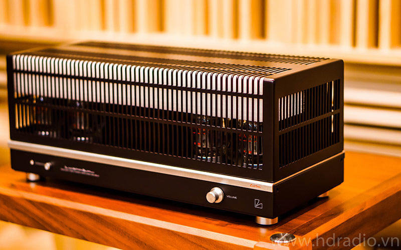 mặt trước của Power Amply Luxman MQ-88uC