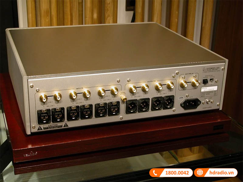 các cổng kết nối ở mặt sau