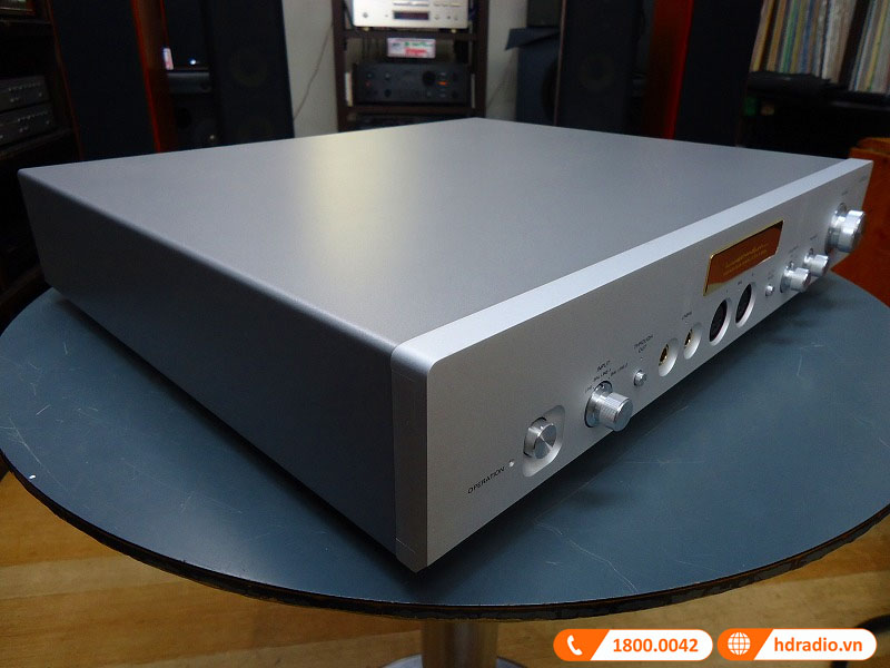 khuếch đại tai nghe đầu tiên được trang bị bộ suy giảm điều khiển điện tử LECUA