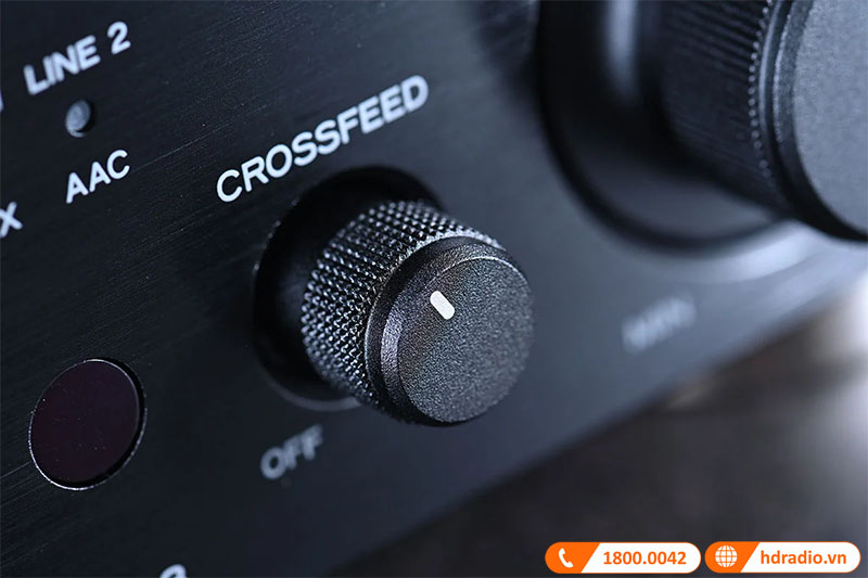 Nghe tai nghe tự nhiên hơn với Crossfeed