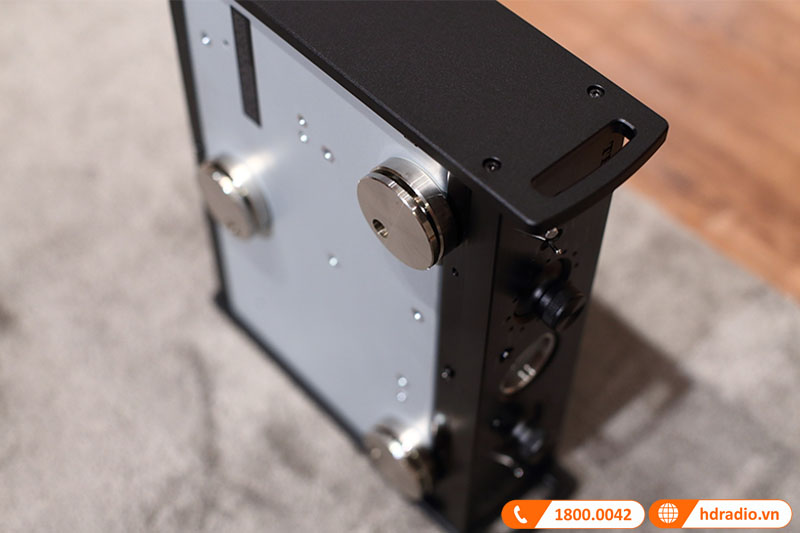 chân đế kim loại