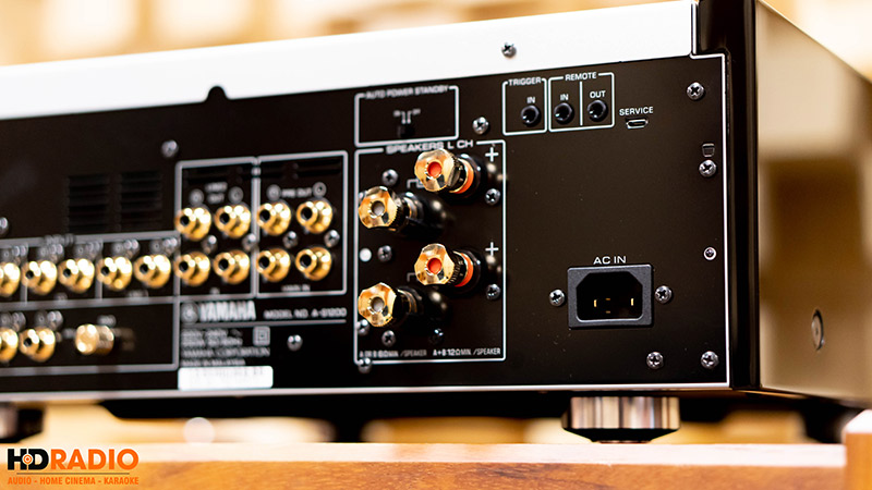 cận cảnh cổng kết nối amply Yamaha A-S1200