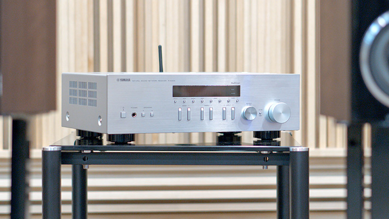 HDRADIO bán âm ly Yamaha R-N303