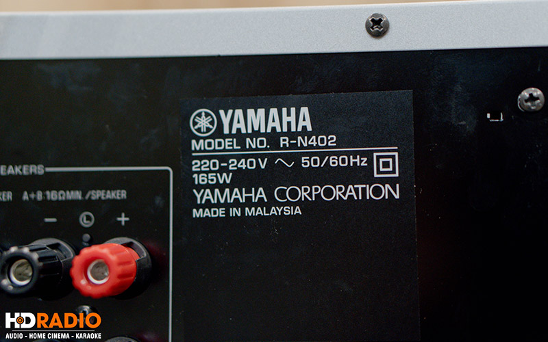 Cận cảnh amply Yamaha R-N402