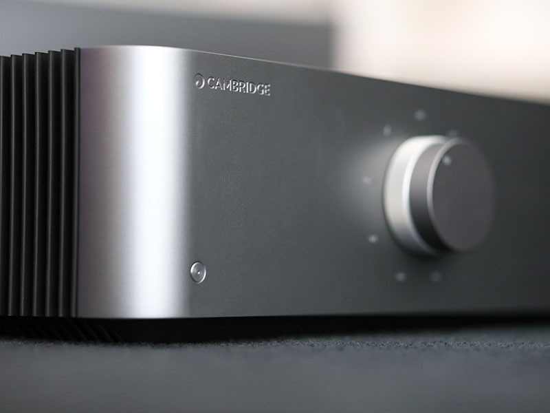 sử dụng kim loại cao cấp