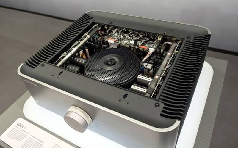 Sử dụng biến áp hình xuyến, độc quyền của hãng Cambridge