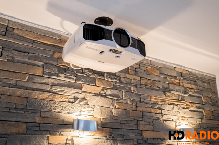 Lắp đặt phòng phim gia đình A Tùng Bắc Ninh - Hình 2