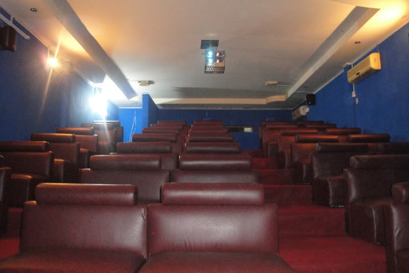 lắp đặt rạp chiếu phim kiêm quán cafe tại phú quốc