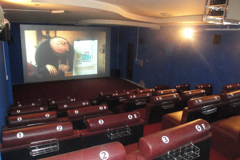 lắp đặt rạp chiếu phim kiêm quán cafe tại phú quốc