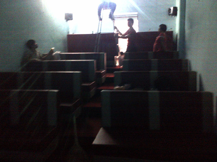 lắp đặt phòng chiếu phim 3D kinh doanh tại thị trấn phủ - bình giang - Hải Dương