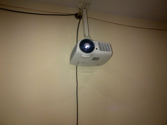 Lắp đặt phòng chiếu phim nhà A Dũng trung hòa nhân chính