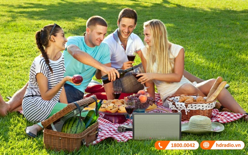 thiết kế hiện đại của Boston Acoustics HB8