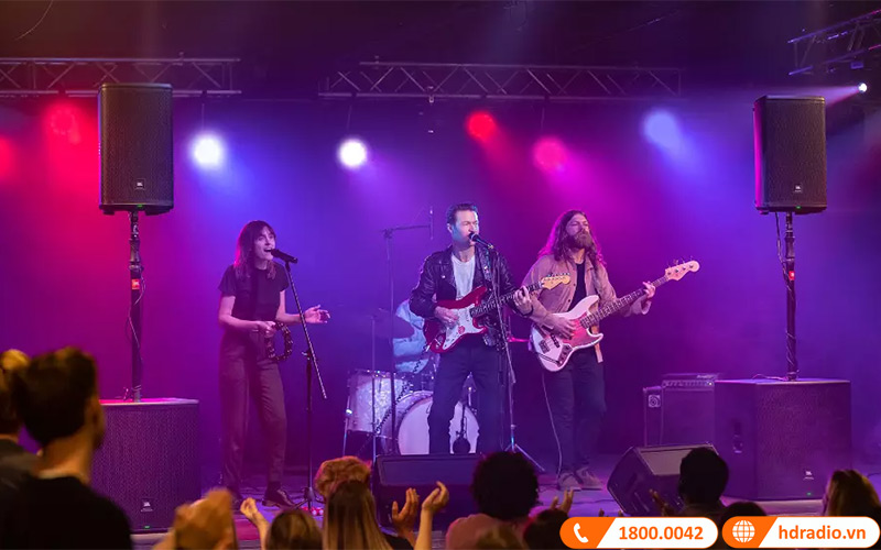 ung dung Loa JBL Eon 710