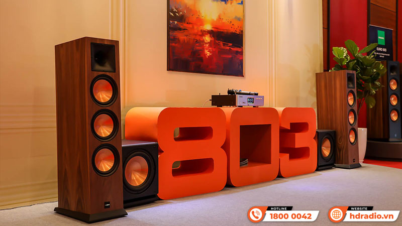 Loa Paramax EURO 803 Limited 