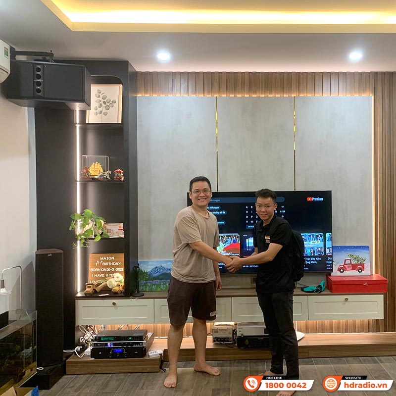 khách hàng lắp dàn karaoke gia đình