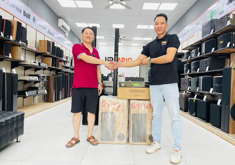 khach hang mua dan karaoke su dụng Loa Wharfedale 5190