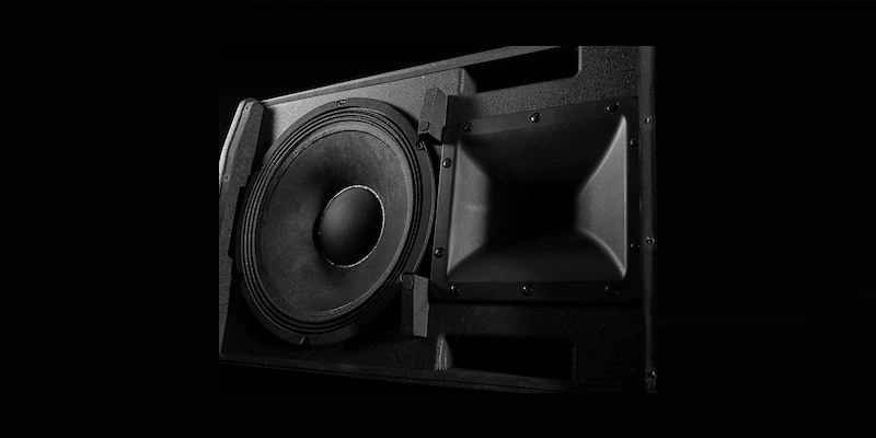 Loa Yamaha VKE2015 có Cấu hình ấn tượng với loa bass 15 inch Loa Yamaha VKE2015