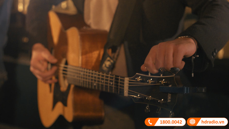 Đàn Guitar Yamaha AC1R