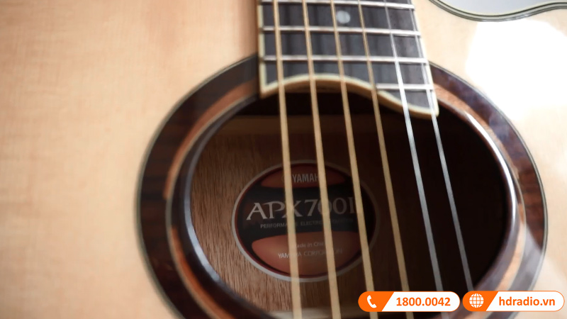 Đàn Guitar Yamaha APX700IIL