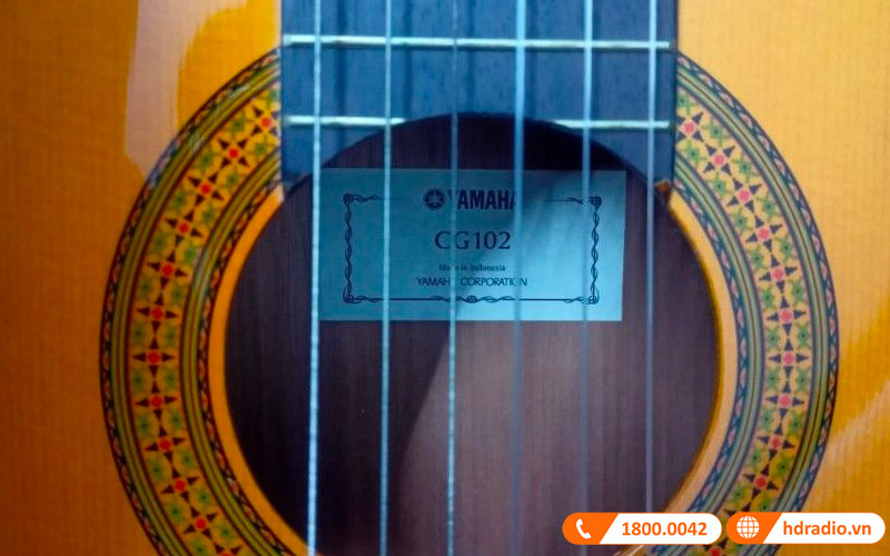 Đàn Guitar Yamaha CG102-5