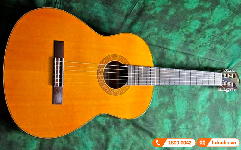 Đàn Guitar Yamaha CG142C