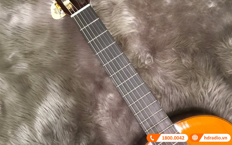 Đàn Guitar Yamaha CG182C