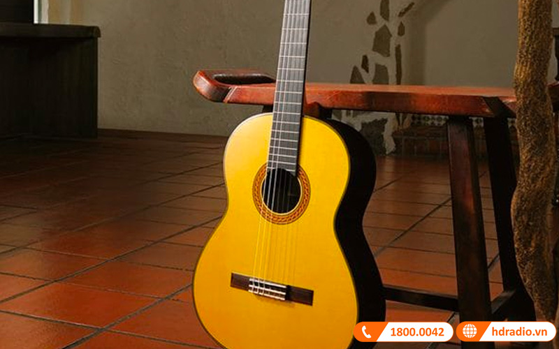 Đàn Guitar Yamaha CG182S