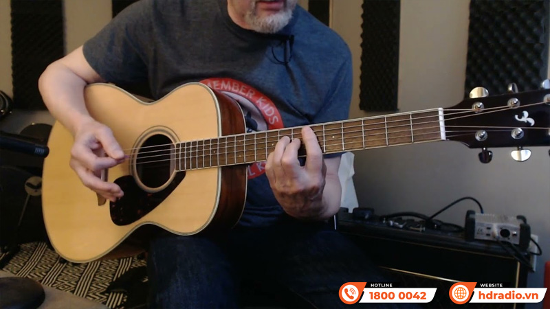 Đàn Guitar Yamaha FS820