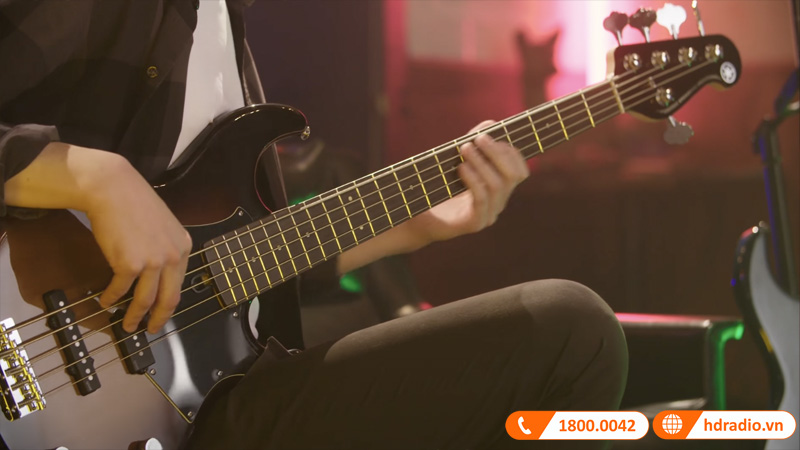 Đàn Guitar Yamaha BB435