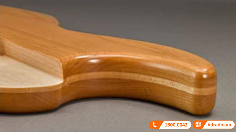 Đàn Guitar Yamaha BB735A