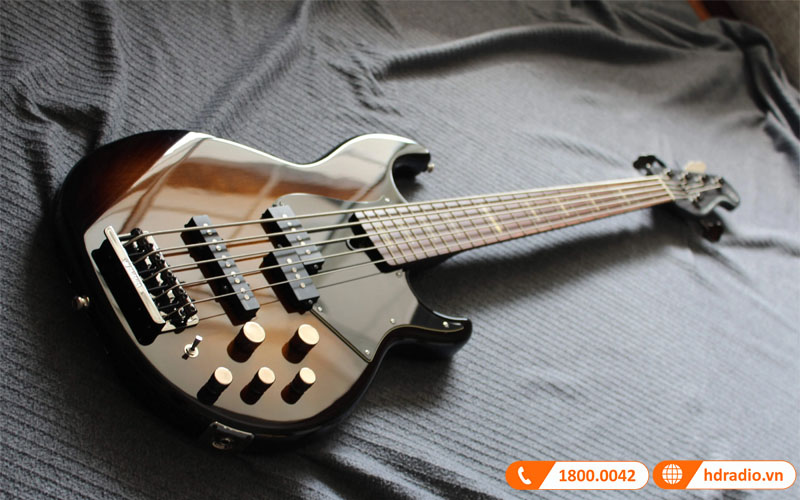 Đàn Guitar Yamaha BB735A