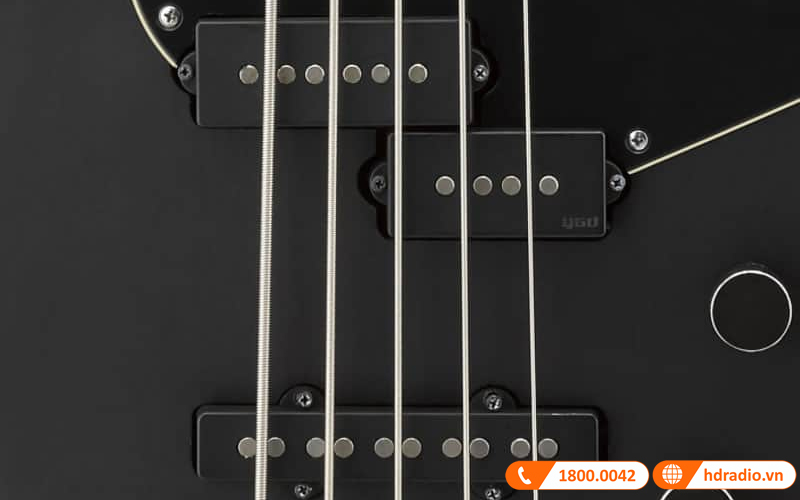 Đàn Guitar Yamaha BB735A