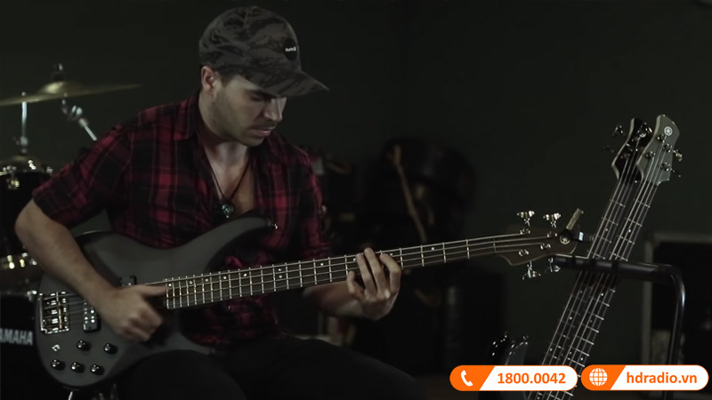 Đàn Guitar Yamaha TRBX504