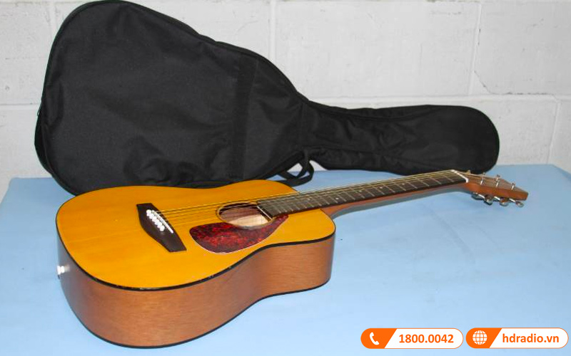 Đàn Guitar Yamaha JR1