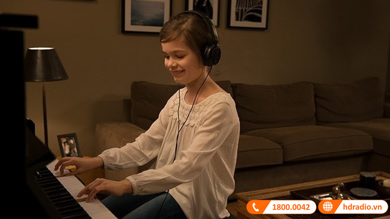 Đàn Piano Yamaha C2X Chrome SH3