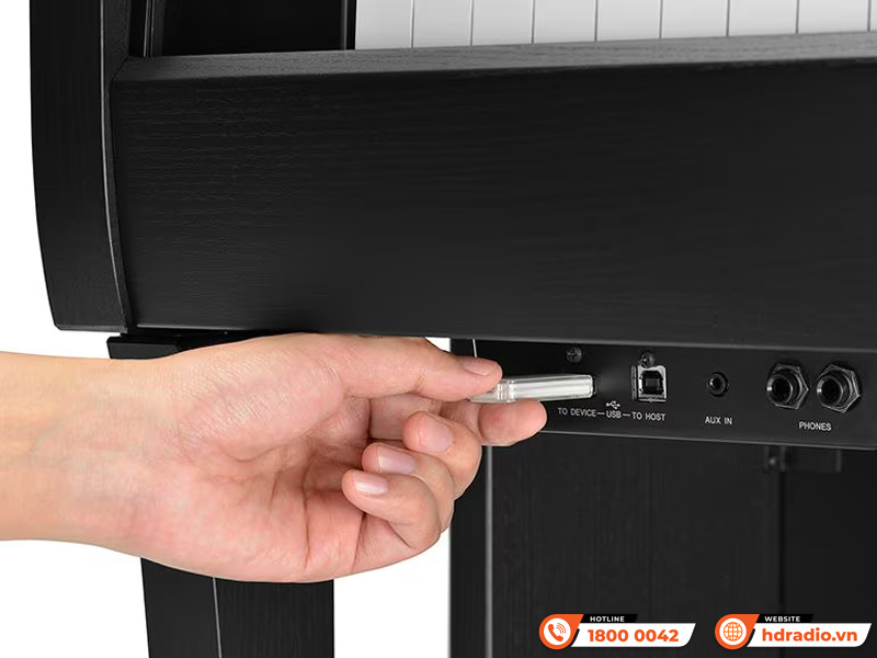 Đàn Piano Yamaha CLP-875