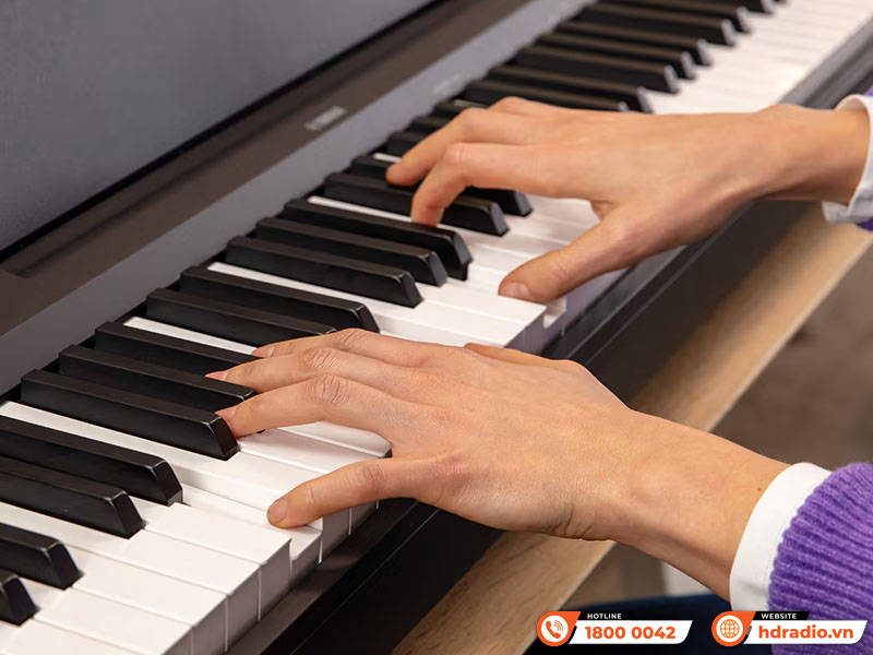 Đàn Piano Yamaha P-143BT