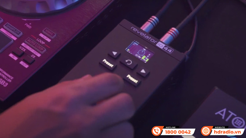 Trộn âm Soundcard PreSonus Revelator io44 USB-C