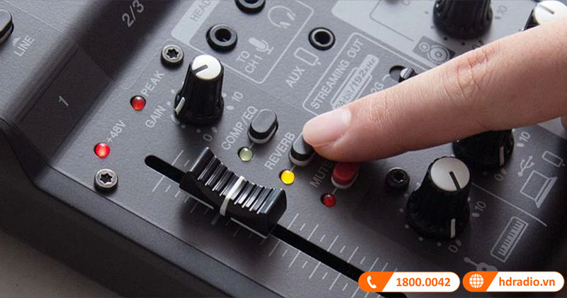 Bàn mixer Yamaha AG03MK2