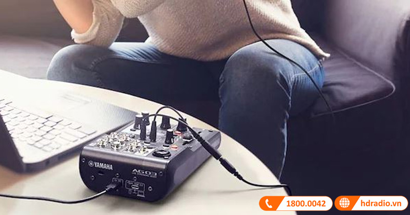 Bàn mixer Yamaha AG03MK2