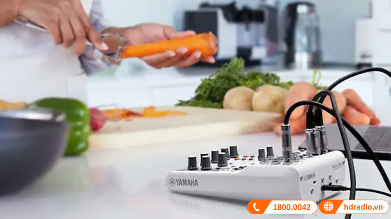 Bàn mixer Yamaha AG06MK2