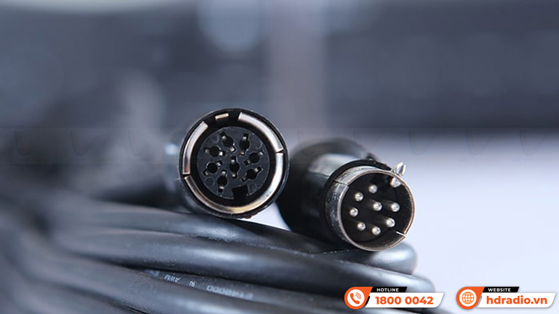 Dây âm thanh TOA YR-780-10M