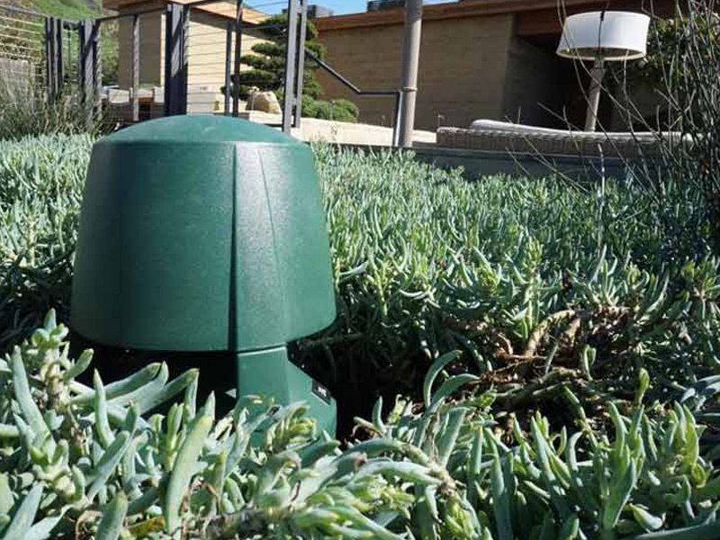 loa-jbl-control-88m-ngoai-troi