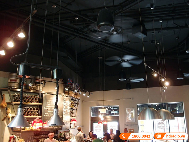 Loa tha tran JBL Control  67HC/T