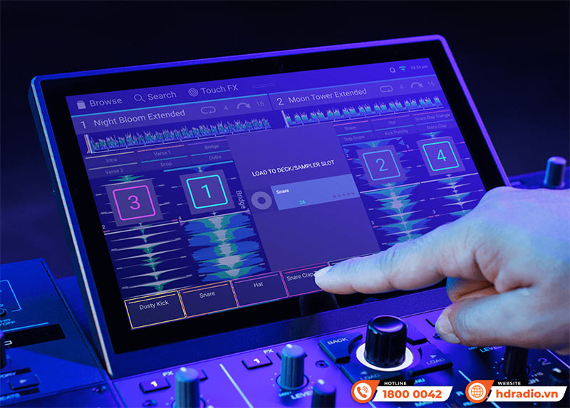 Bàn DJ Denon Prime 4+