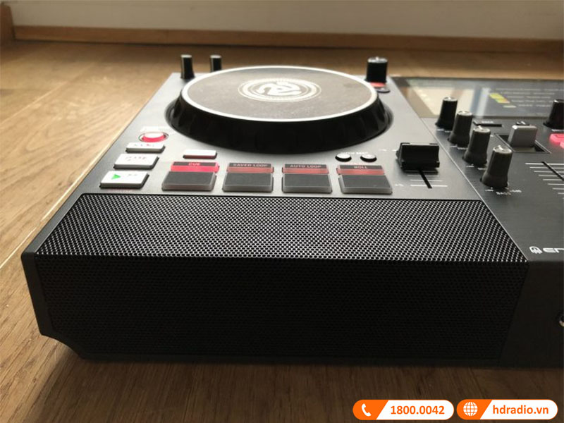 Bộ điều khiển DJ độc lập đầu tiên tích hợp loa