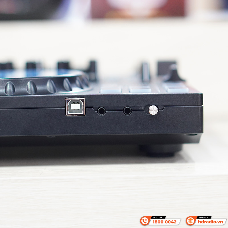 Bàn DJ Numark Party Mix Live, Kết nối điện thoại, máy tính, có loa đèn, Serato, Virtual DJ, 1.22kg, Mới-13